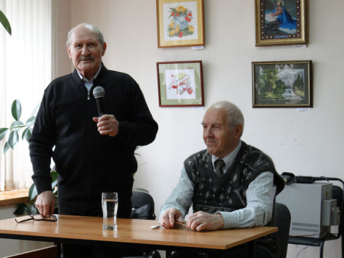 3e1f9c1abbceedde9e3c7327f4feeec9