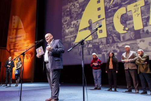 55b4cc52dd357f3a6936f45679d576e3