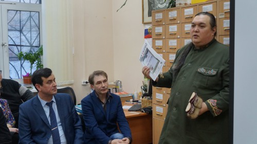 Выступает Л.Сунгоркин