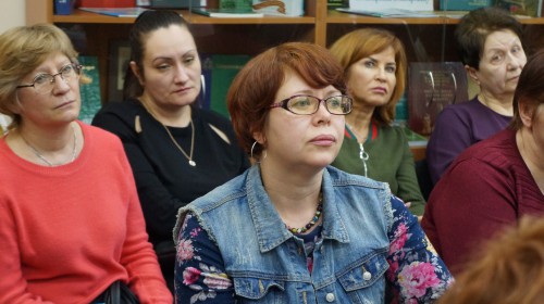 сотрудники архива слушают автора фильма(1)